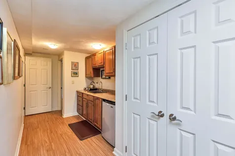 12 Colonial Square Peterborough NH 03458