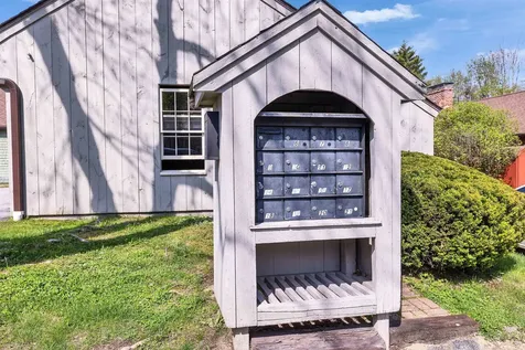 12 Colonial Square Peterborough NH 03458