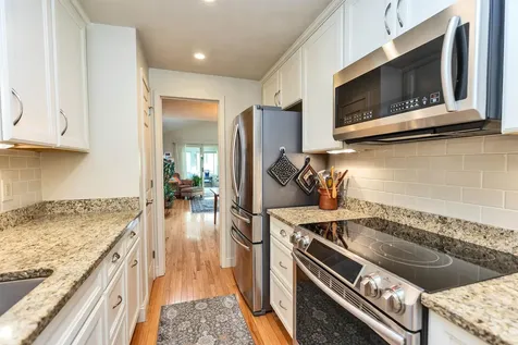 12 Colonial Square Peterborough NH 03458