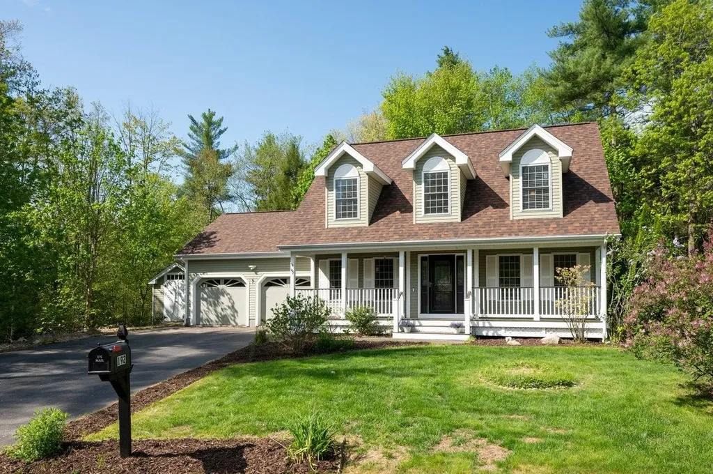 192 Streamside Drive Manchester NH 03102