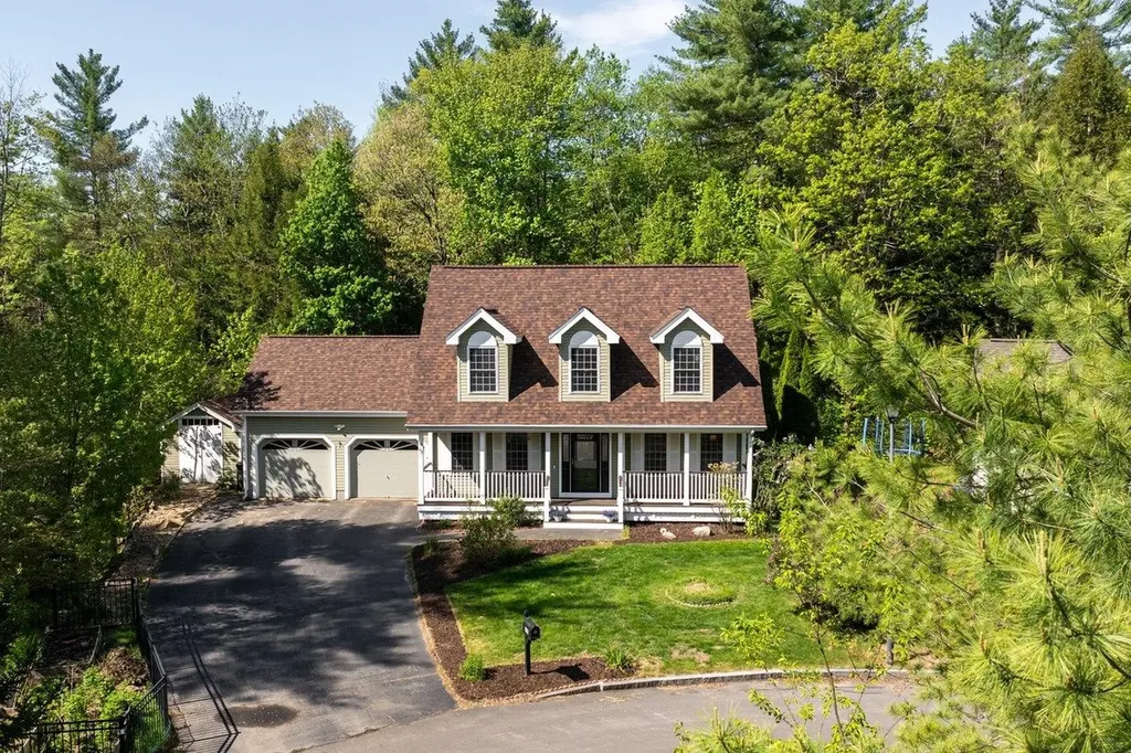 192 Streamside Drive Manchester NH 03102