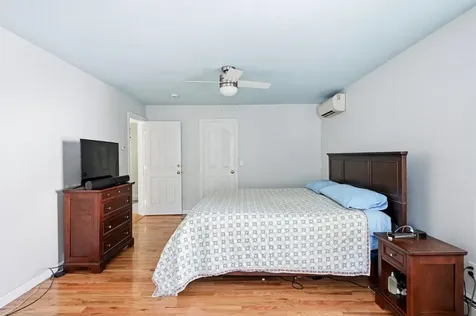 192 Streamside Drive Manchester NH 03102