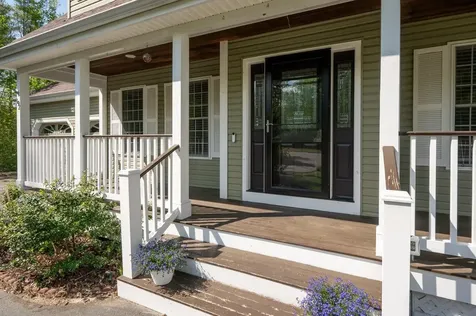 192 Streamside Drive Manchester NH 03102