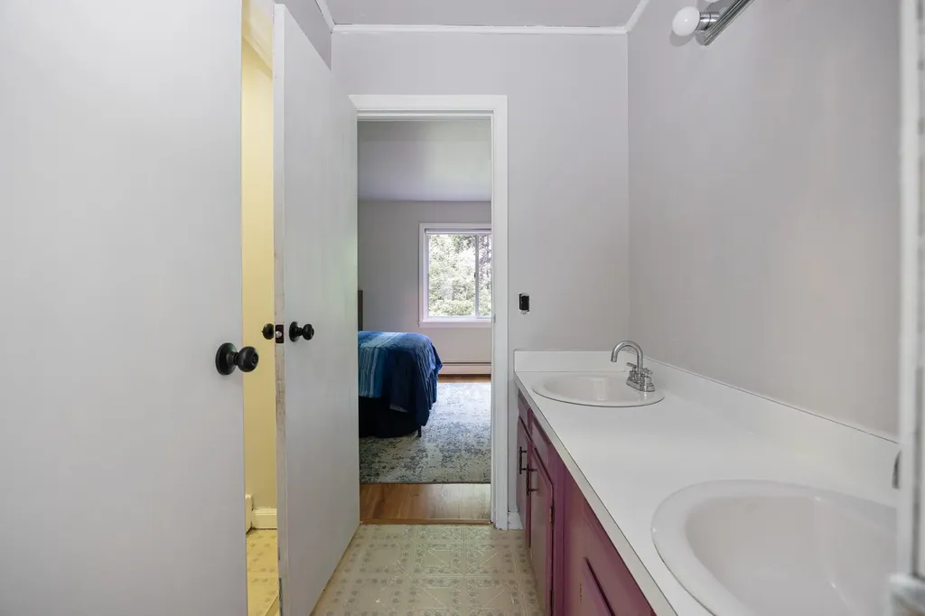 20 Greenfield Road Essex Junction VT 05452