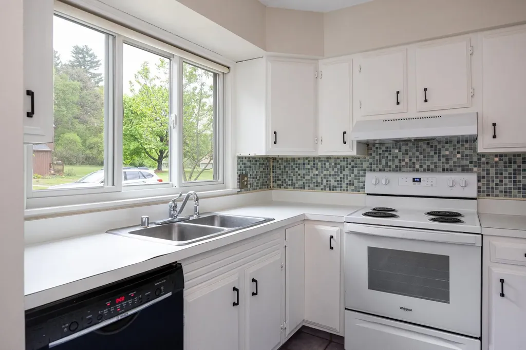 20 Greenfield Road Essex Junction VT 05452