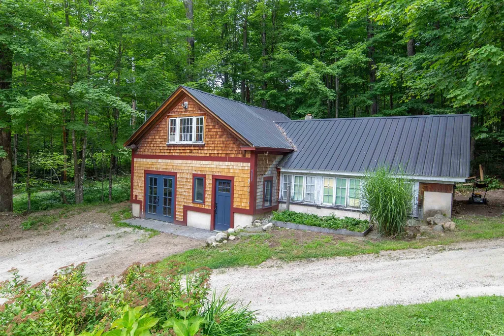 314 Old Mail Road Tamworth NH 03886