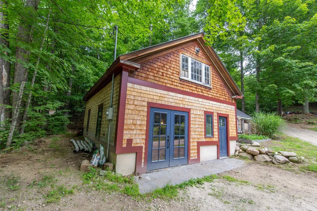314 Old Mail Road Tamworth NH 03886