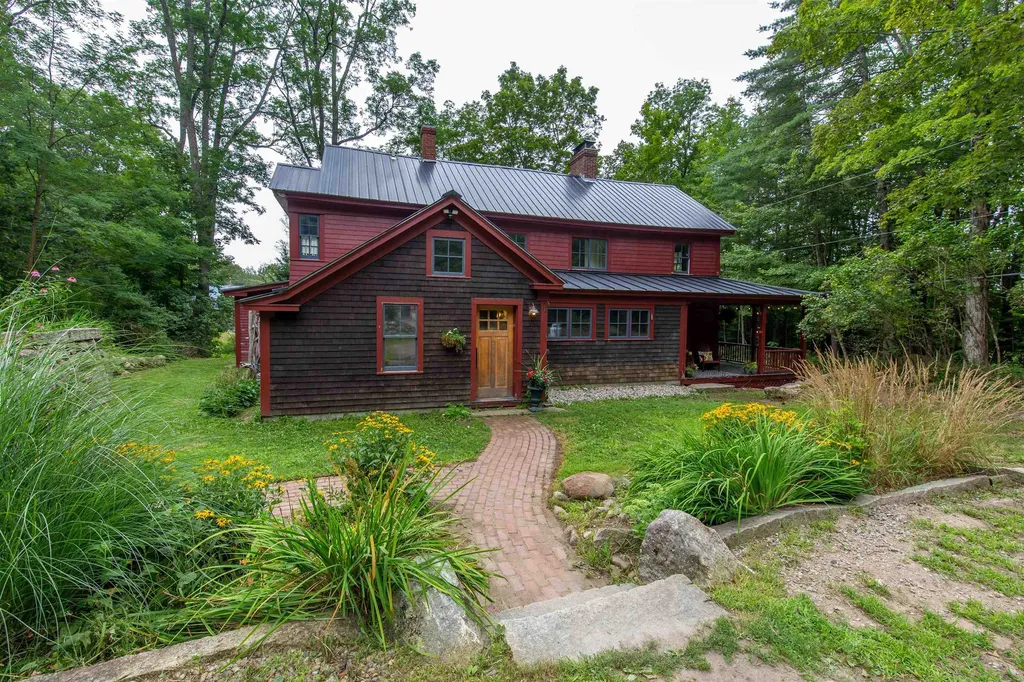 314 Old Mail Road Tamworth NH 03886