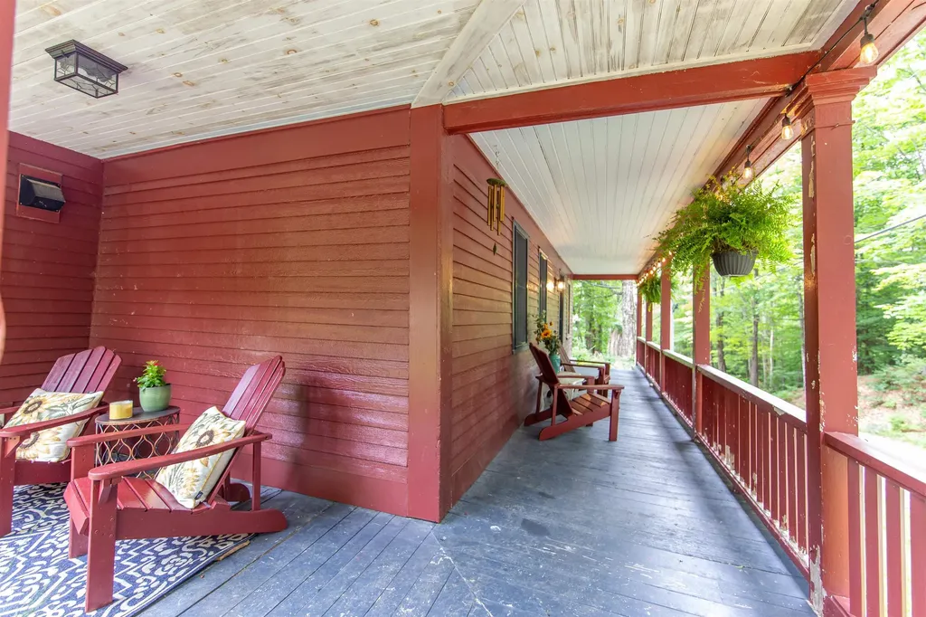 314 Old Mail Road Tamworth NH 03886