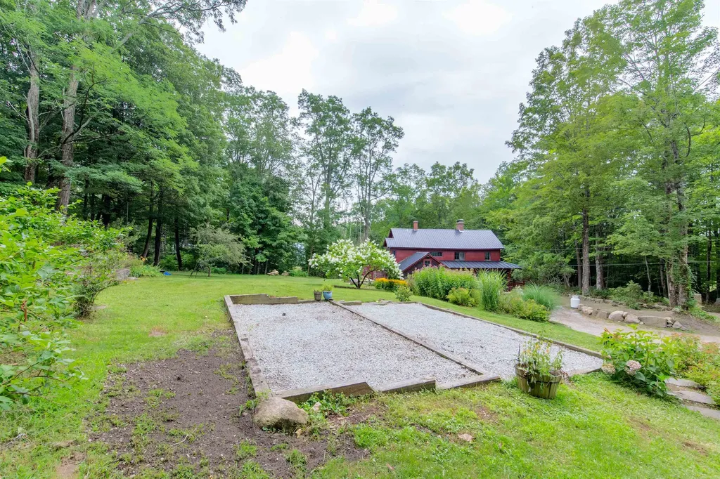 314 Old Mail Road Tamworth NH 03886