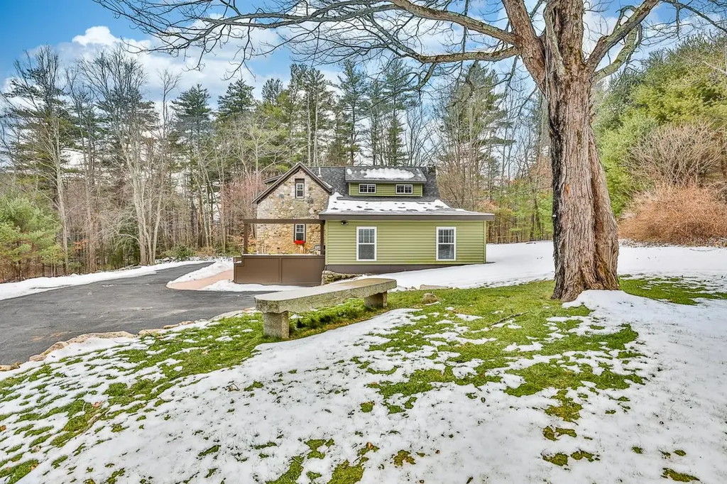 109 Ministerial Road Bedford NH 03110