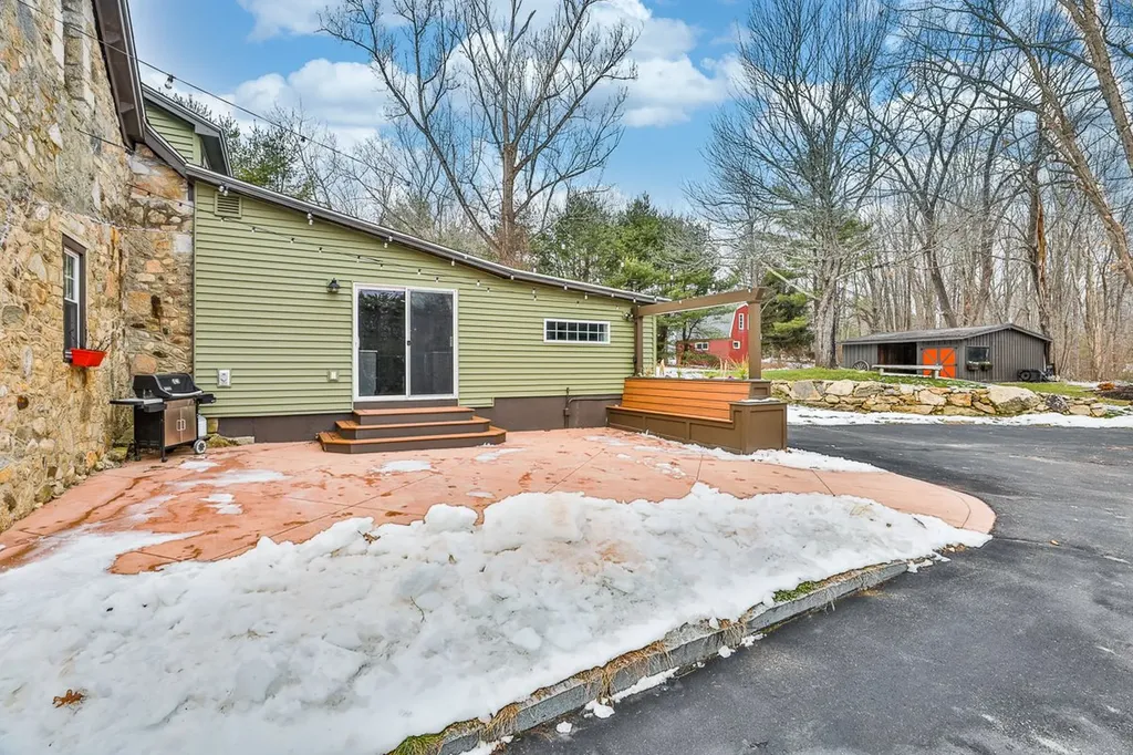 109 Ministerial Road Bedford NH 03110