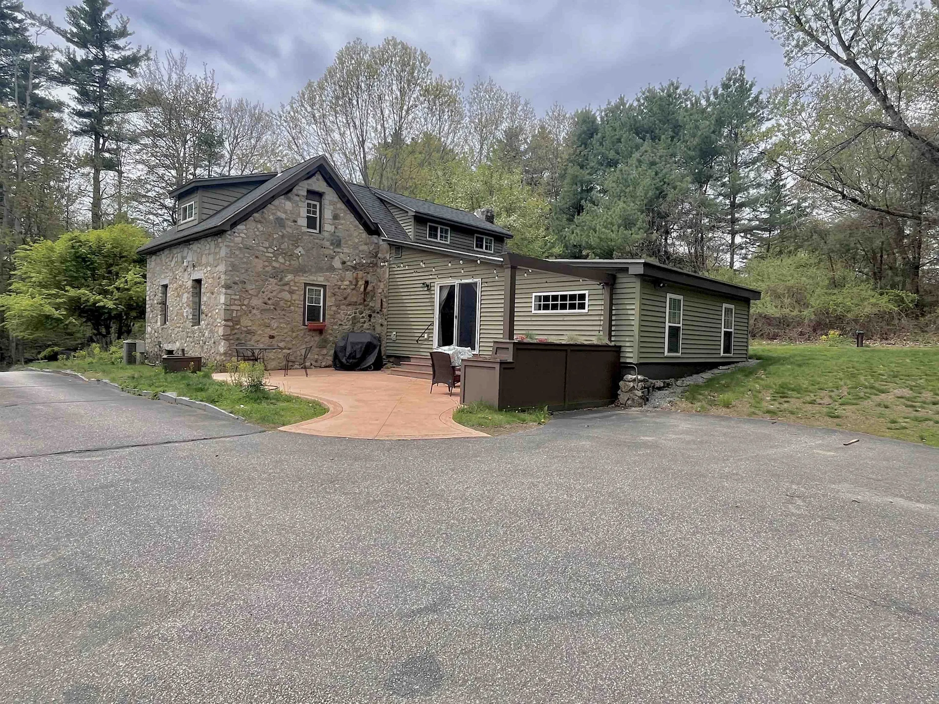 109 Ministerial Road Bedford NH 03110