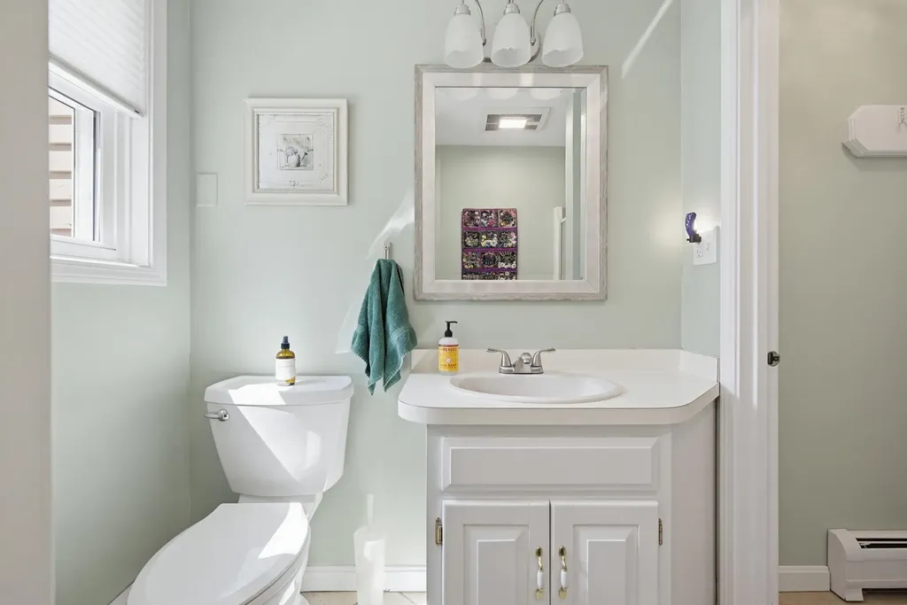 17 Dudley Road Brentwood NH 03833
