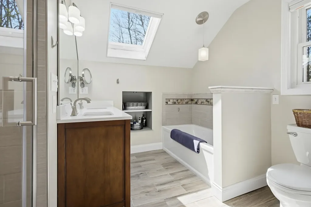 17 Dudley Road Brentwood NH 03833