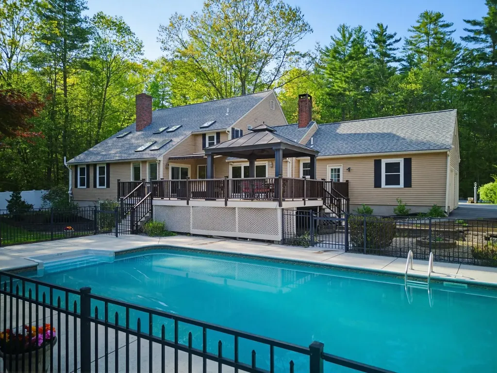 17 Dudley Road Brentwood NH 03833