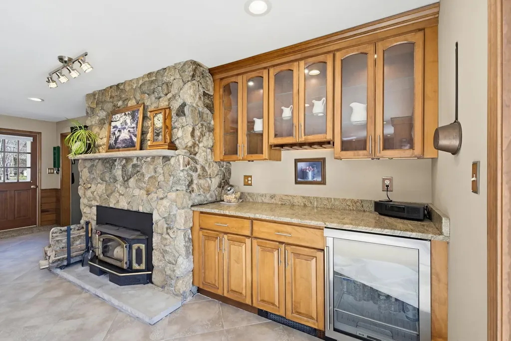 17 Dudley Road Brentwood NH 03833