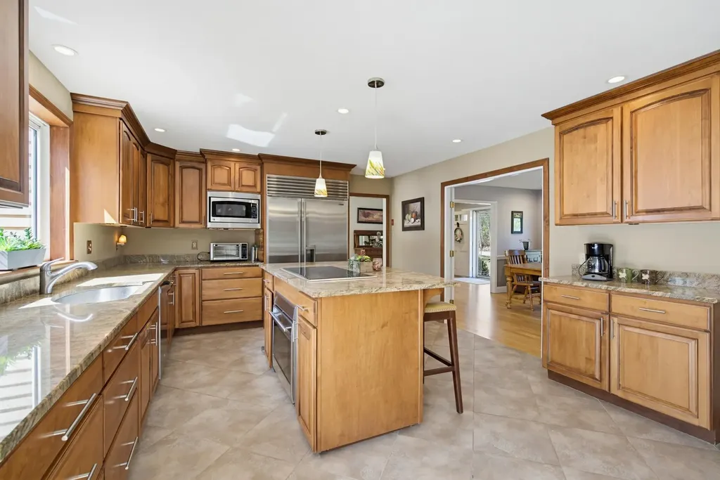 17 Dudley Road Brentwood NH 03833