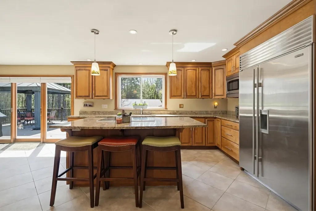 17 Dudley Road Brentwood NH 03833