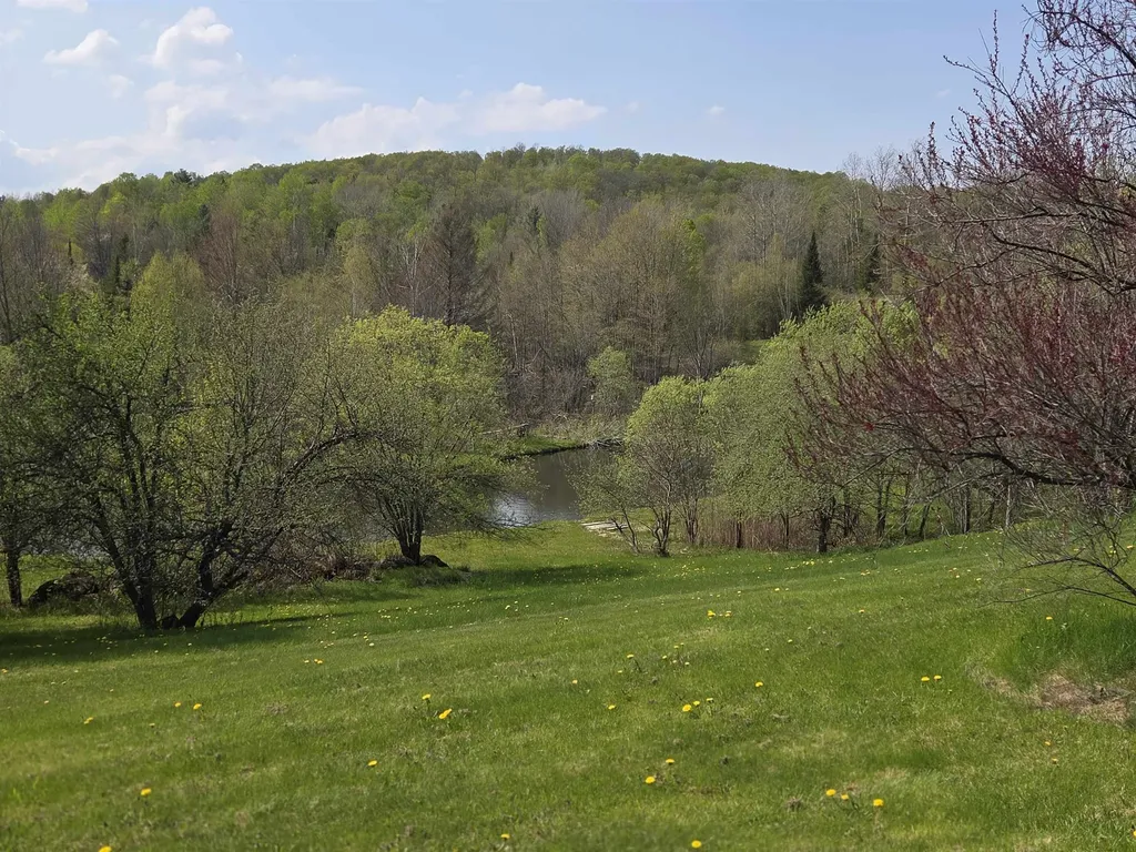 62 Schuler Road Derby VT 05829