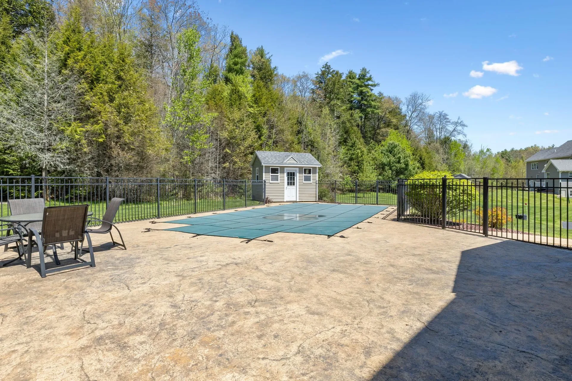 17 Mcqueston Drive Auburn NH 03032