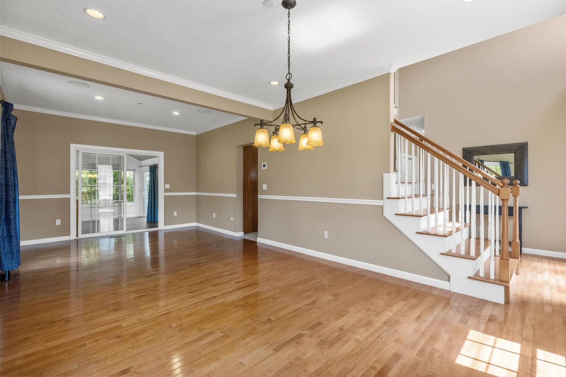 17 Mcqueston Drive Auburn NH 03032