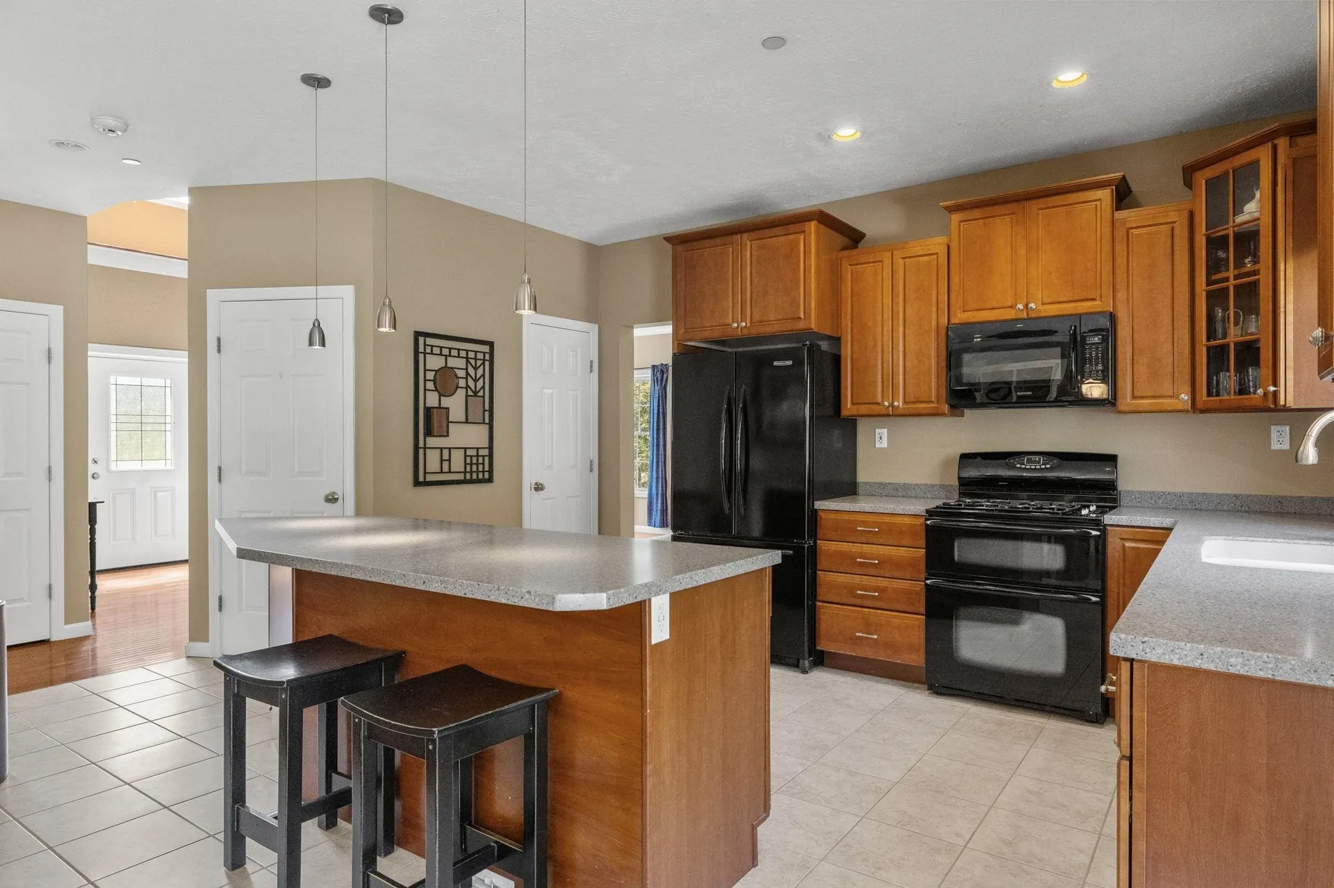 17 Mcqueston Drive Auburn NH 03032