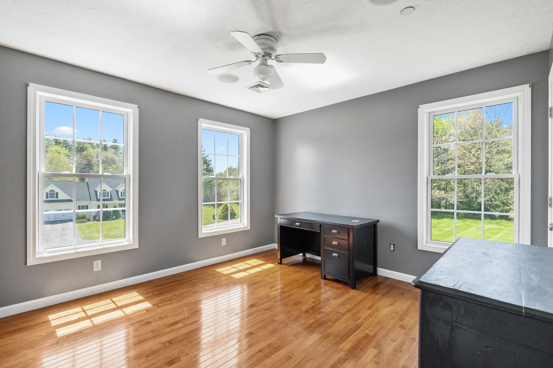 17 Mcqueston Drive Auburn NH 03032