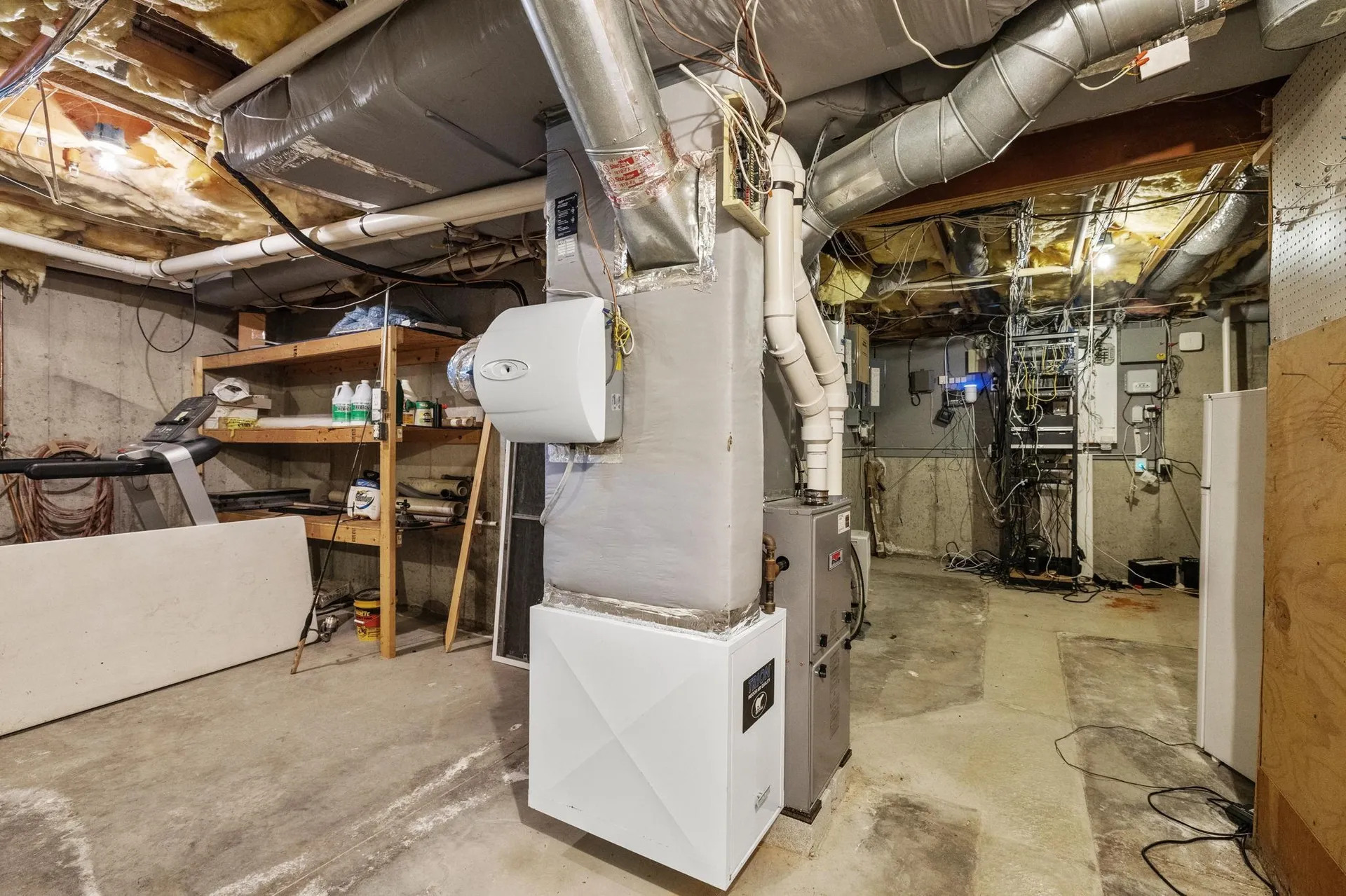 17 Mcqueston Drive Auburn NH 03032