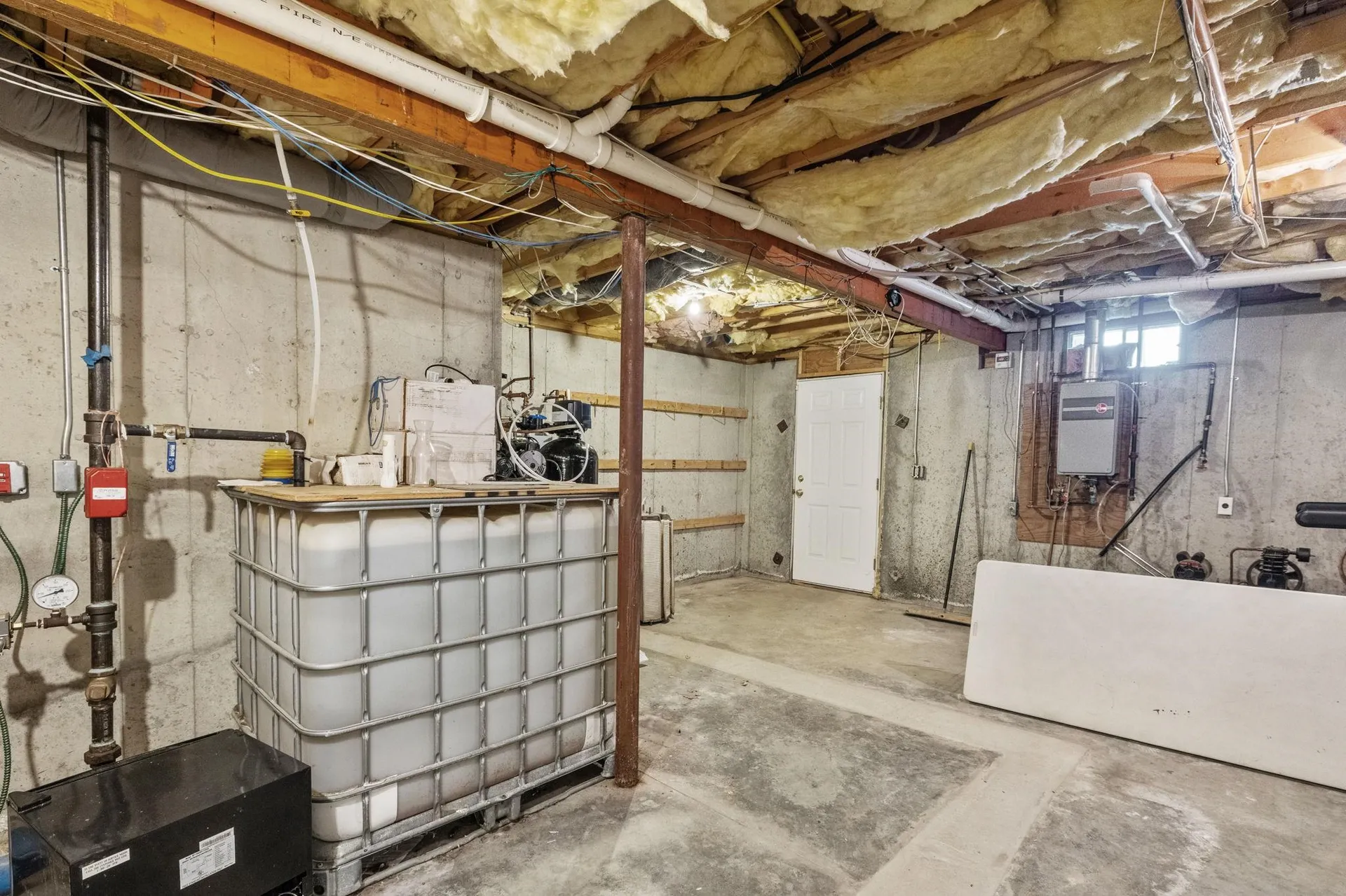 17 Mcqueston Drive Auburn NH 03032