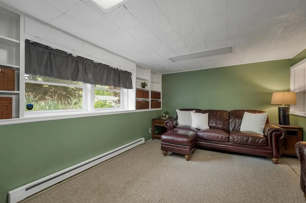 24 Bedard Avenue Derry NH 03038