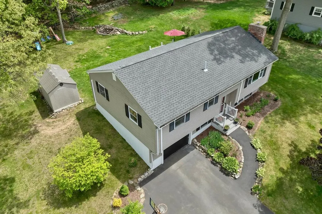 24 Bedard Avenue Derry NH 03038