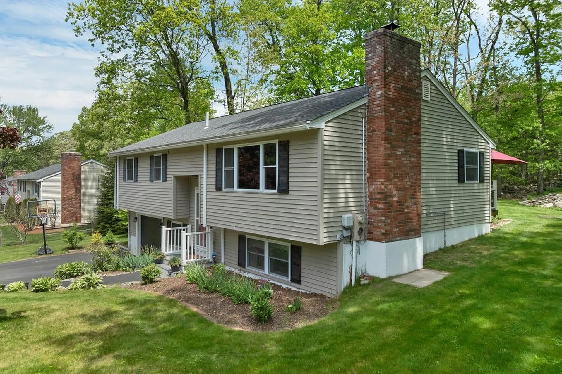 24 Bedard Avenue Derry NH 03038
