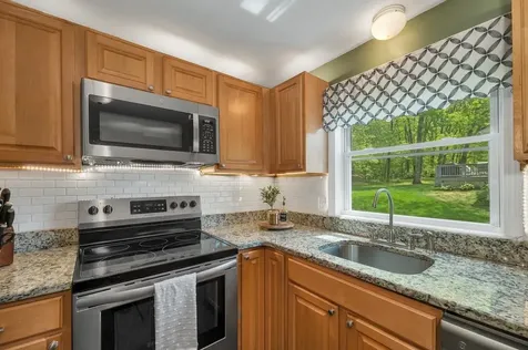 24 Bedard Avenue Derry NH 03038