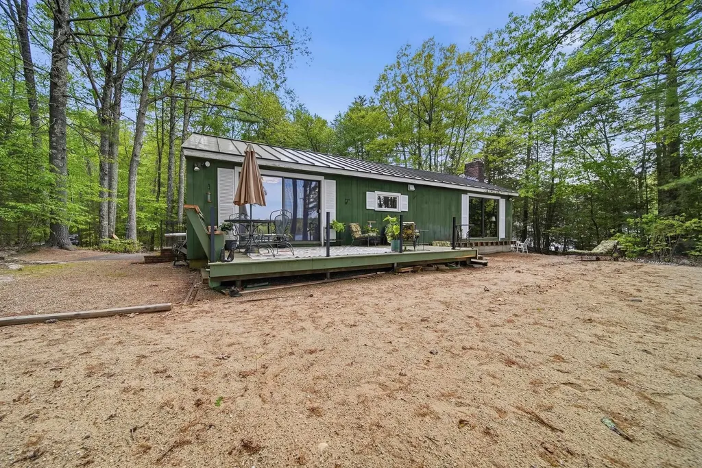 4 Clark Island Road Amherst NH 03031