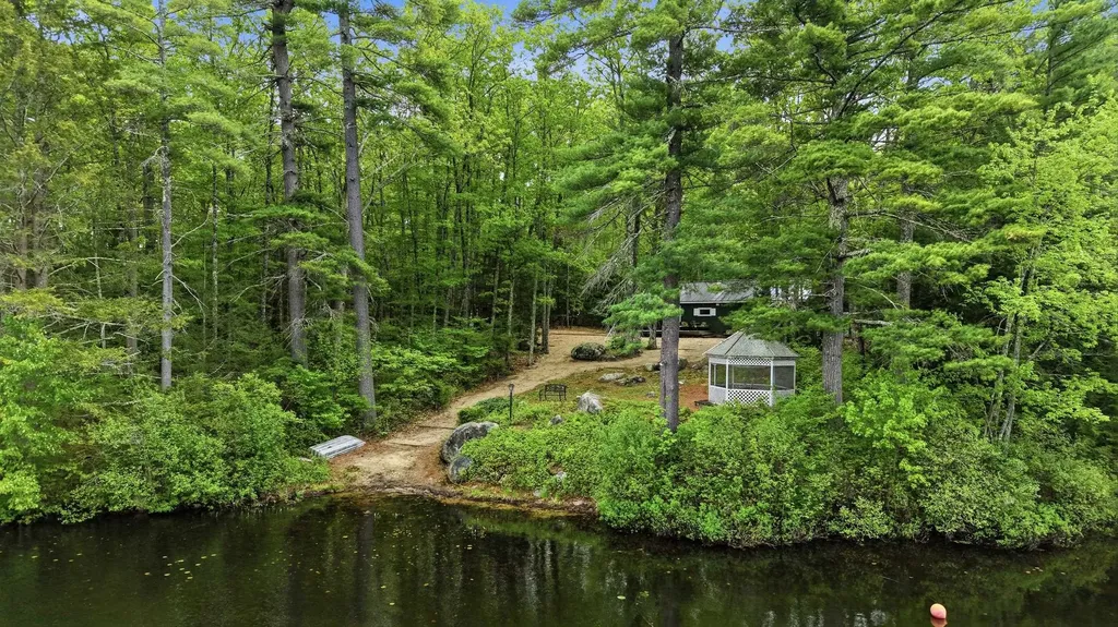 4 Clark Island Road Amherst NH 03031
