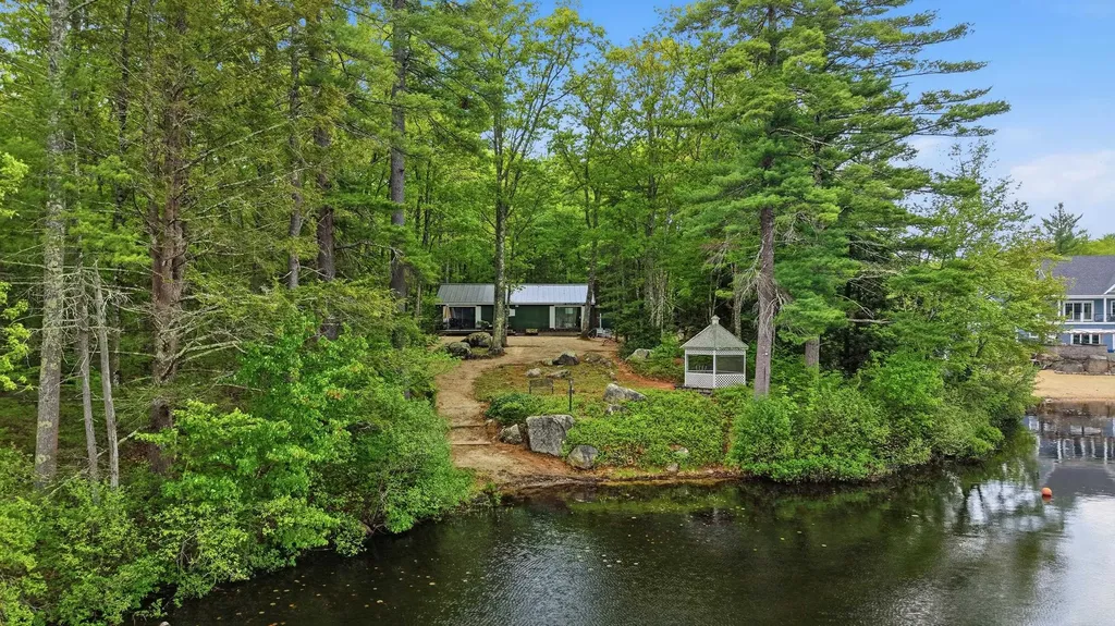4 Clark Island Road Amherst NH 03031