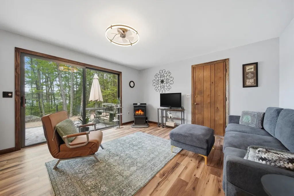 4 Clark Island Road Amherst NH 03031