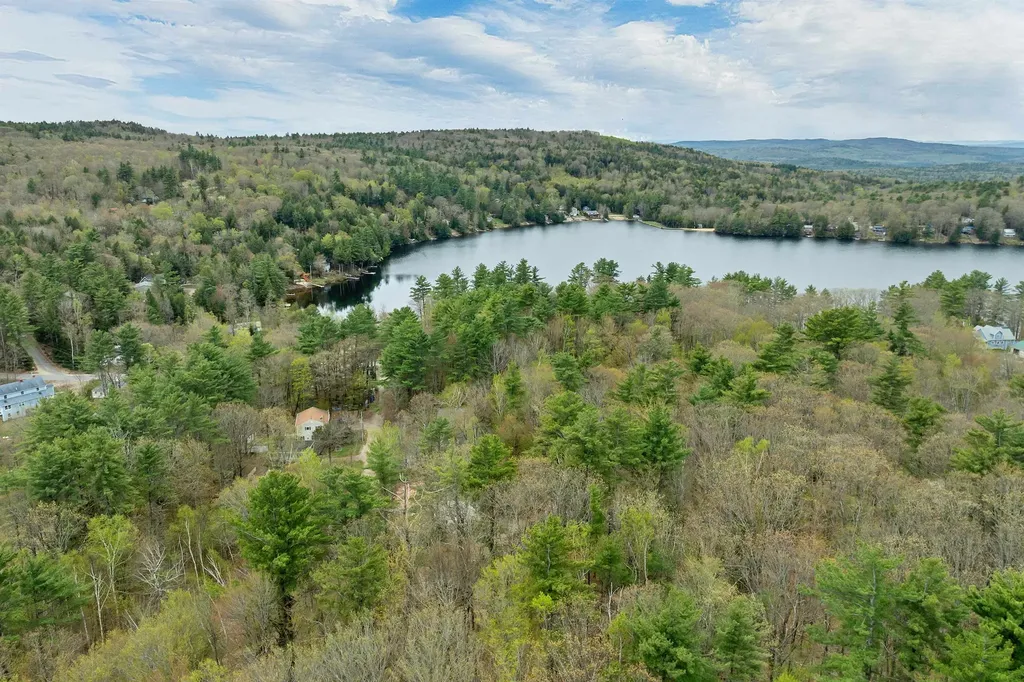 21 Grape Avenue Gilmanton NH 03237