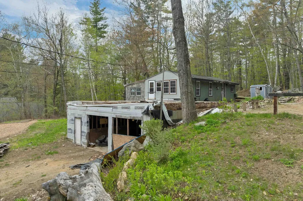 21 Grape Avenue Gilmanton NH 03237