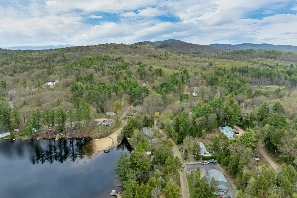 21 Grape Avenue Gilmanton NH 03237