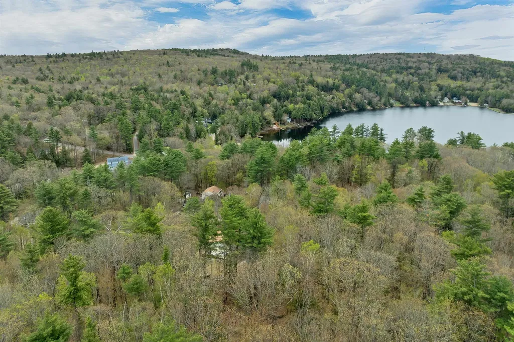 21 Grape Avenue Gilmanton NH 03237