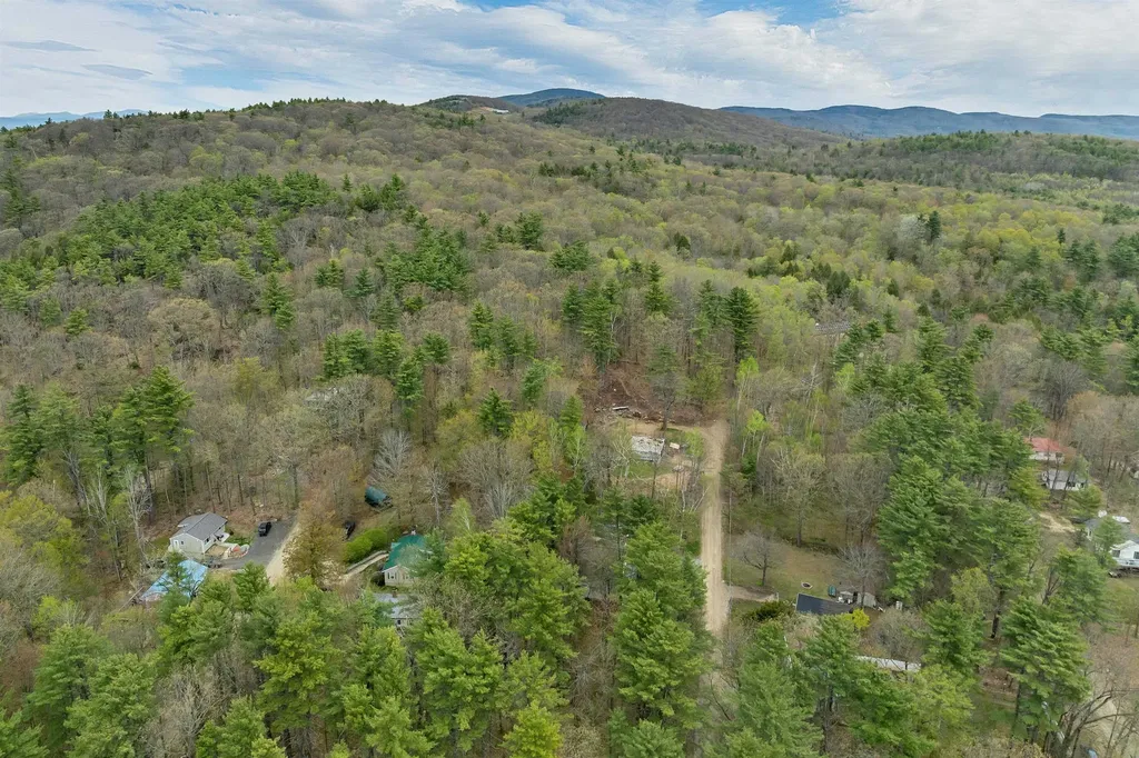 21 Grape Avenue Gilmanton NH 03237