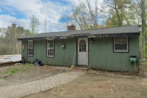 21 Grape Avenue Gilmanton NH 03237