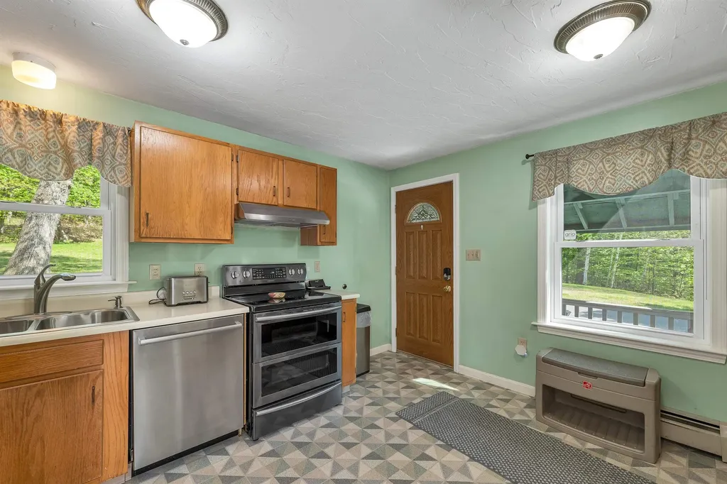 73 Evergreen Avenue Franklin NH 03235
