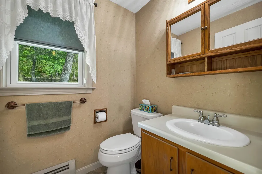 73 Evergreen Avenue Franklin NH 03235