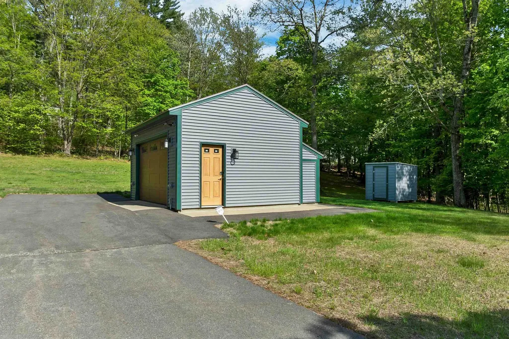 73 Evergreen Avenue Franklin NH 03235