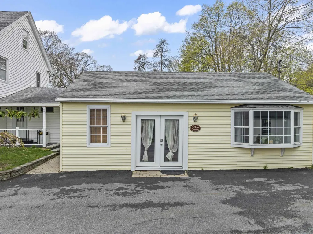 96 Lafayette Road Hampton Falls NH 03844