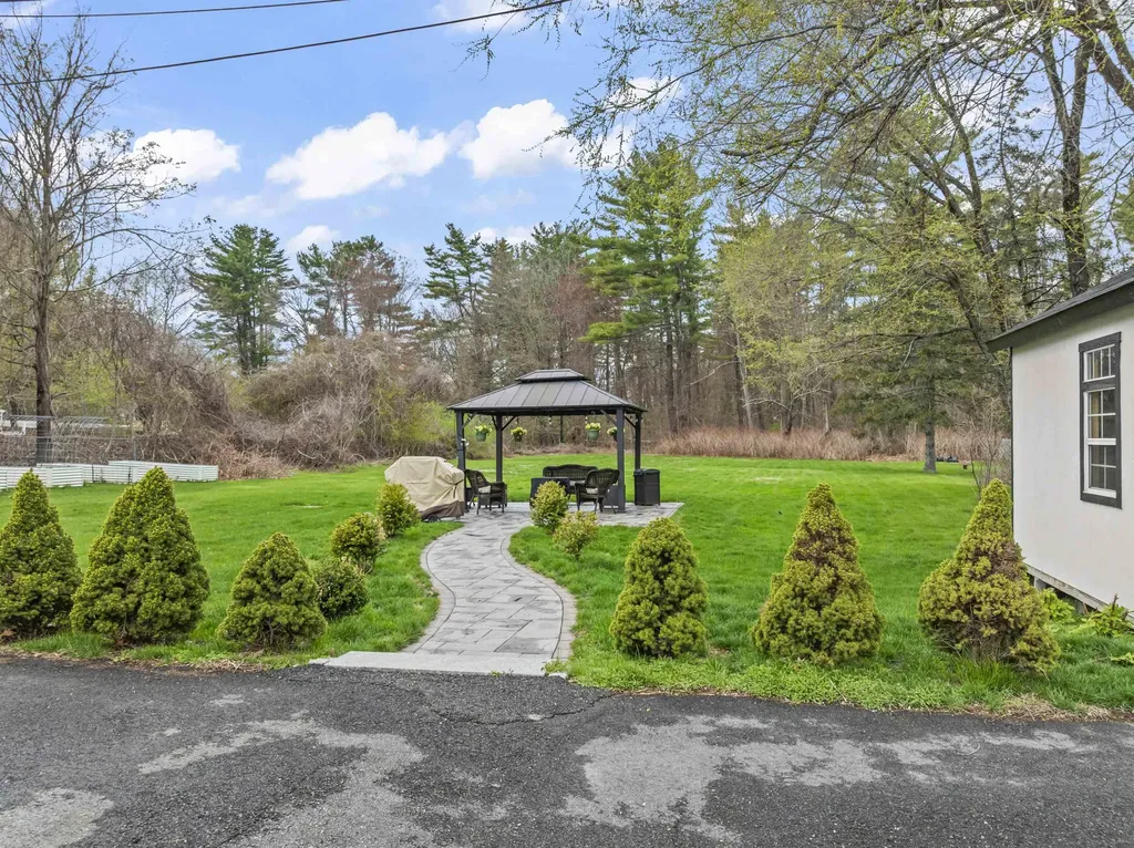 96 Lafayette Road Hampton Falls NH 03844