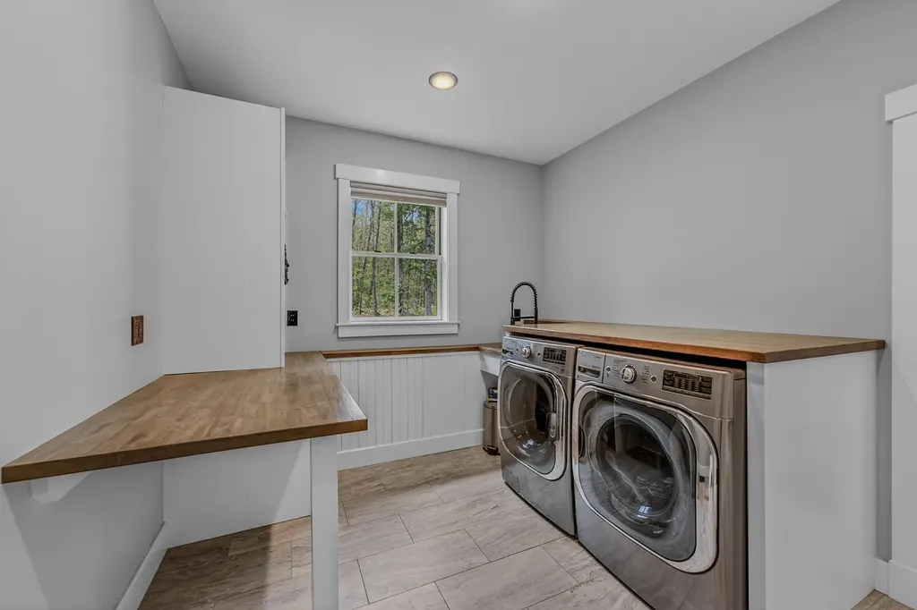 85 Shepard Hill Road Holderness NH 03245